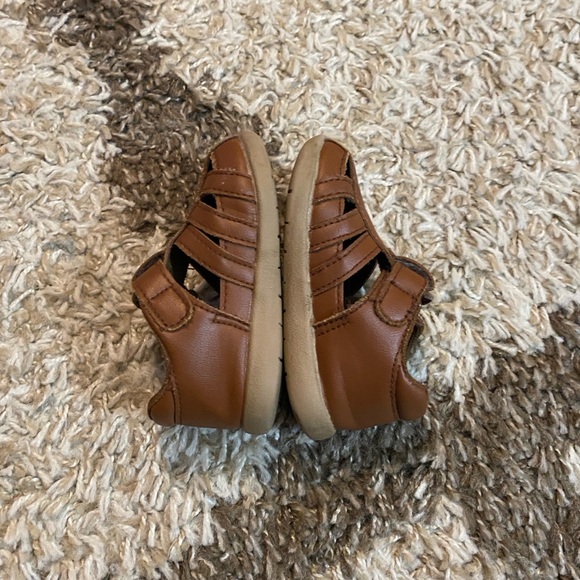 Closed Toe Sandals - Picture 5 of 8